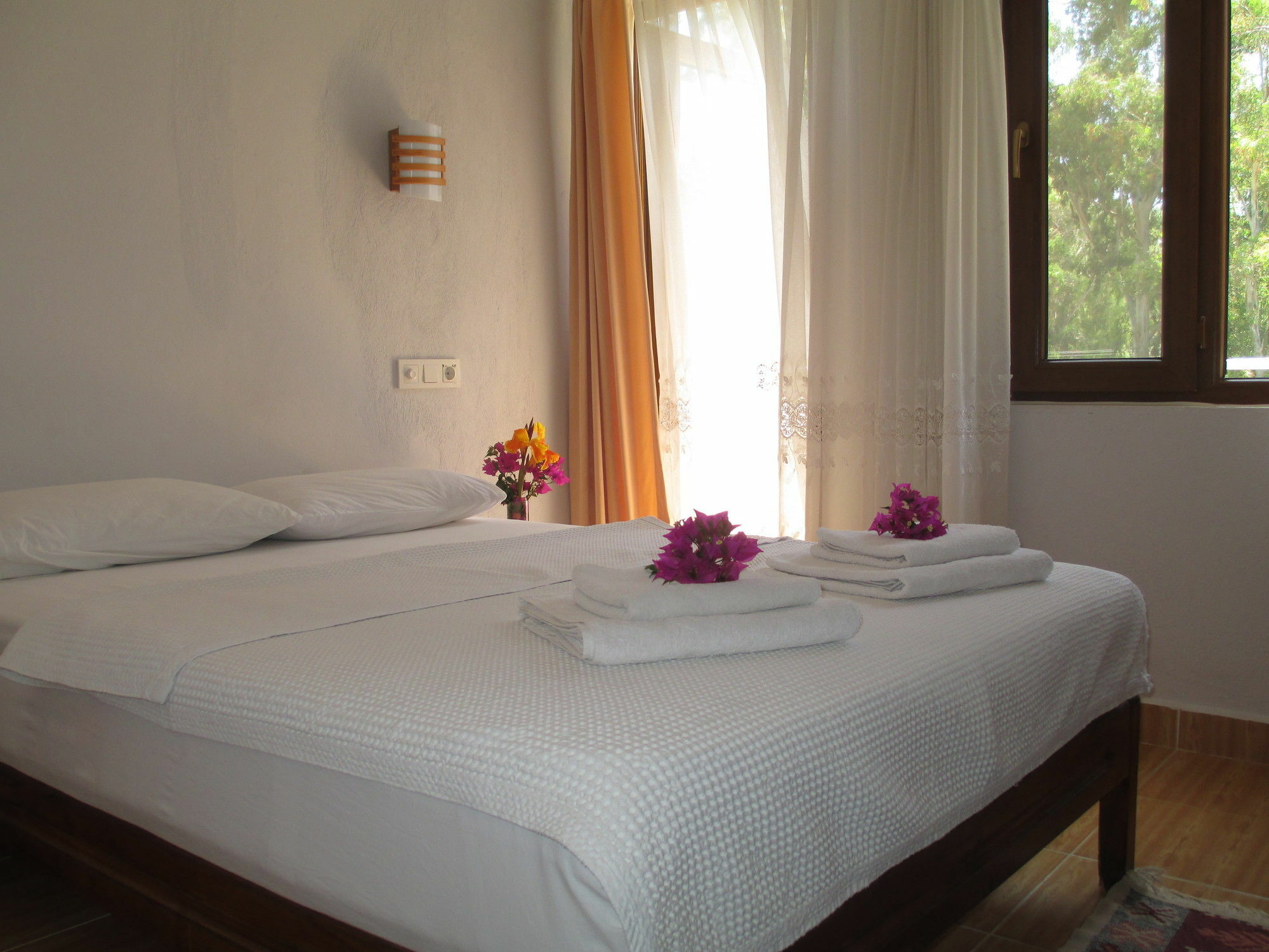 Eucalyptus Pension Патара Екстер'єр фото